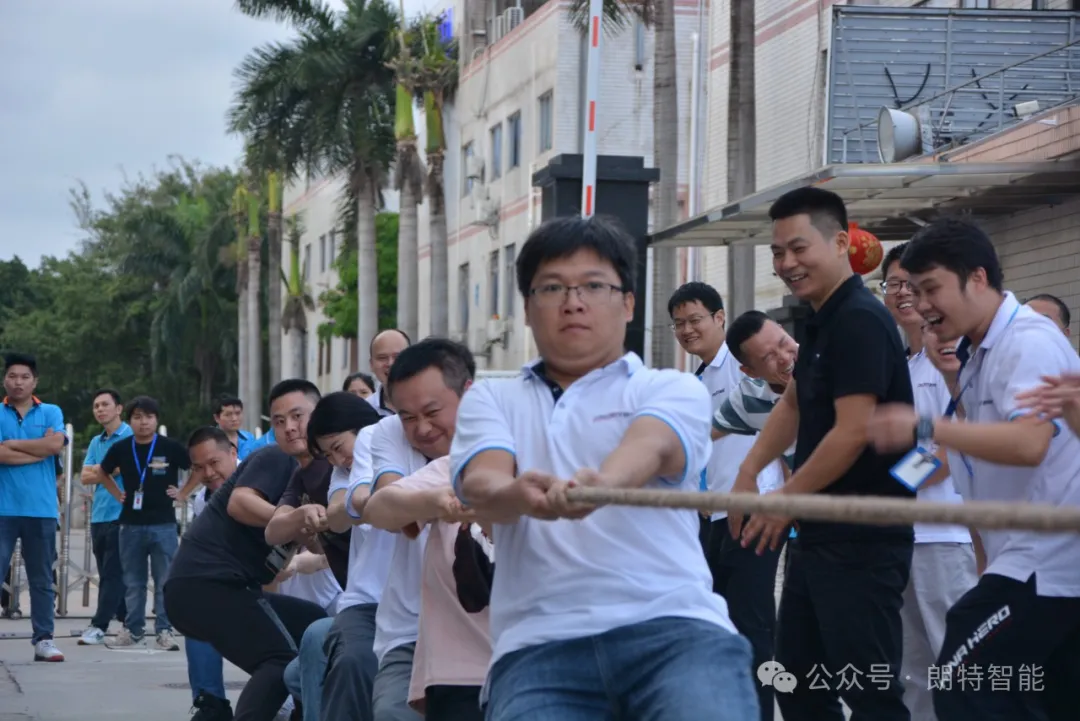顽强拼搏、逾越极限 | 抖圈·(中国)人生就是搏!智能举行职工拔河角逐